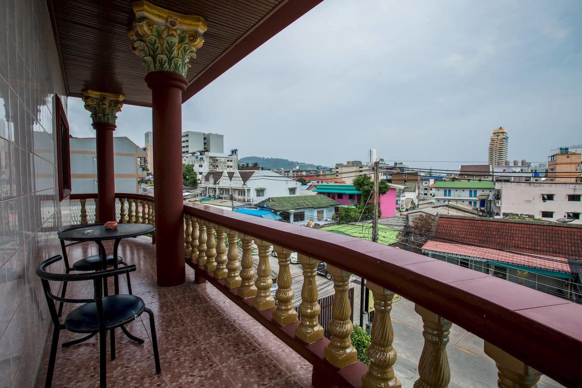 Paripas Express Patong Hotel Екстериор снимка