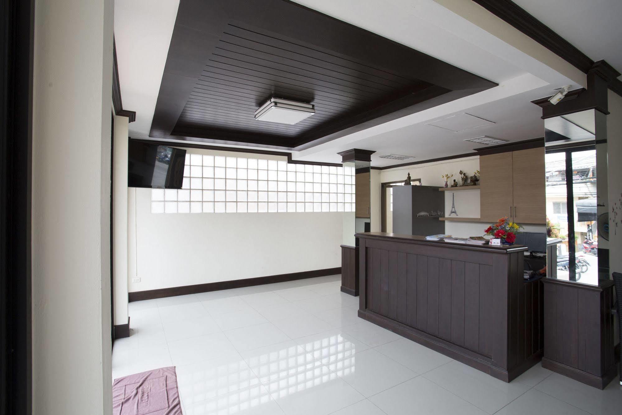 Paripas Express Patong Hotel Екстериор снимка