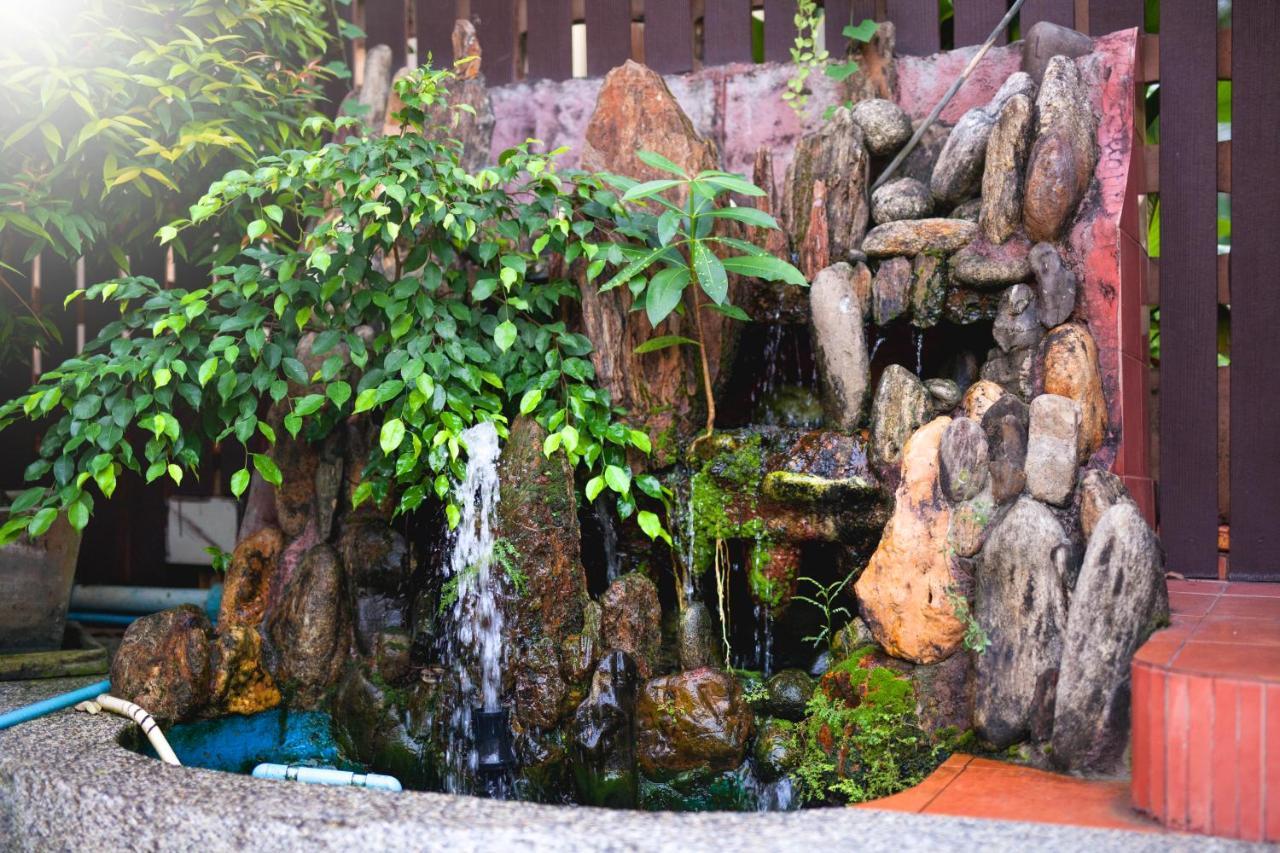Paripas Express Patong Hotel Екстериор снимка